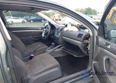 2008 Volkswagen Rabbit S from USA, damaged, VIN WVWBA71K38W004311